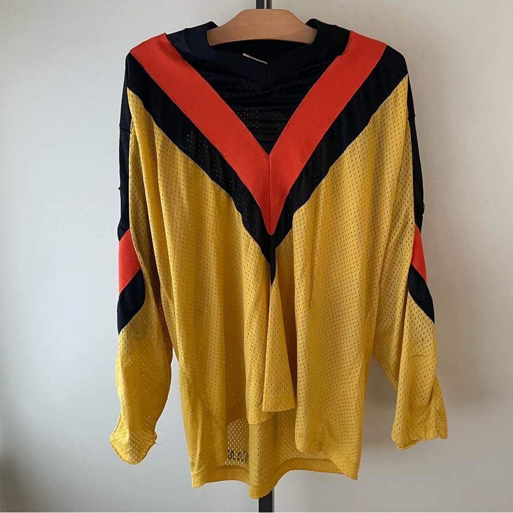 70s Vintage Vancouver Canucks Flying V Hockey Jersey Sandow Sporting Knit